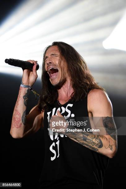 Brandon Boyd of Incubus performs at Champions Park on October 1, 2017 in Louisville, Kentucky.