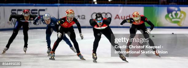 Skaters compete during the men 1000m quarterfinals heat two during the Audi ISU World Cup Short Track Speed Skating at Bok Hall on October 1, 2017 in...