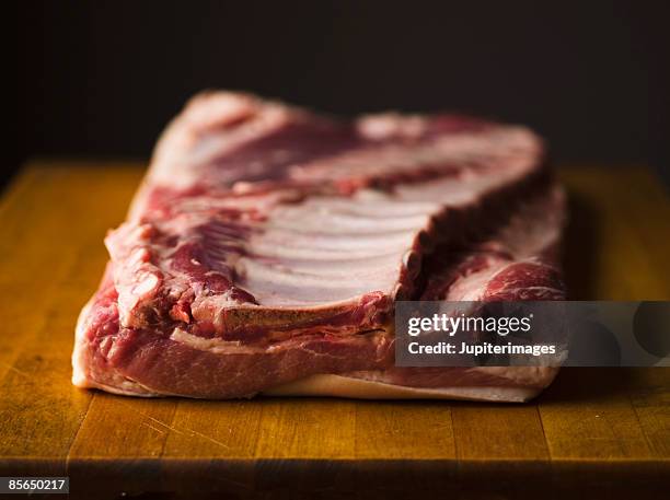 whole pork belly - schweinebauch stock-fotos und bilder
