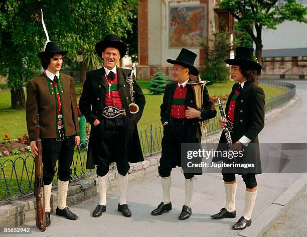 men in traditional costumes , tyrol , austria - roupa tradicional imagens e fotografias de stock