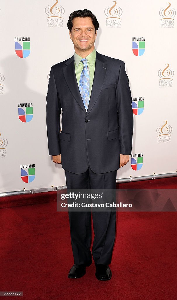 Univisions Premio Lo Nuestro a La Musica Latina