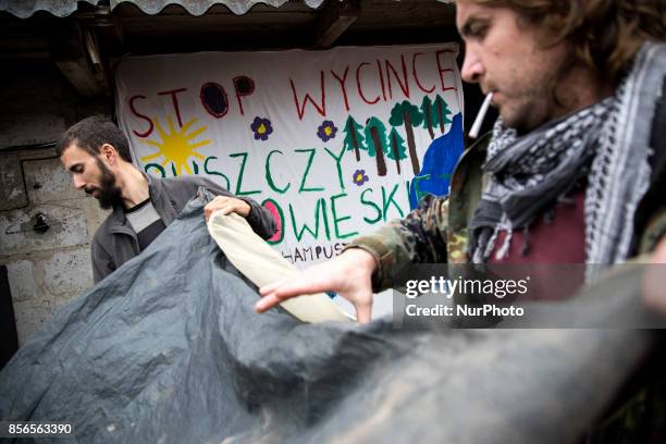 Activists packs up a tent. &quot;Camp for Forest&quot; Pogorzelce near Bialowieza on September 21, 2017.