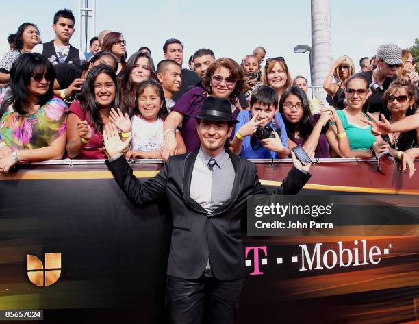 Tommy Torres attends the T-Mobile's red carpet fan experience at Premio Lo Nuestro a la Musica Latina at BankUnited Center on March 26, 2009 in Coral...