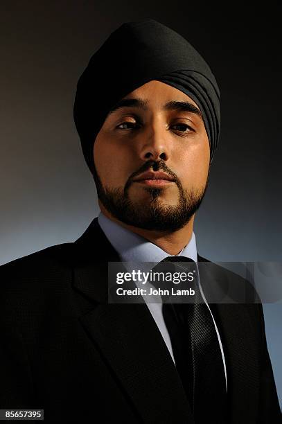 young sikh businessman - turban stock pictures, royalty-free photos & images