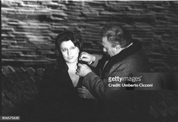 Italian film director Federico Fellini directing Italian actress Anna Magnani during the movie 'Roma, Rome 1971.