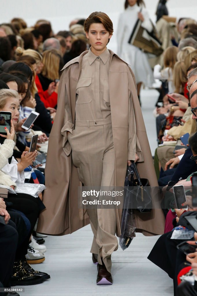 Celine : Runway - Paris Fashion Week Womenswear Spring/Summer 2018