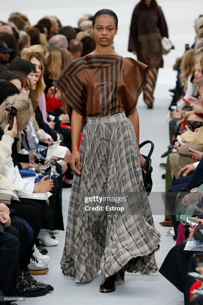 Celine : Runway - Paris Fashion Week Womenswear Spring/Summer 2018