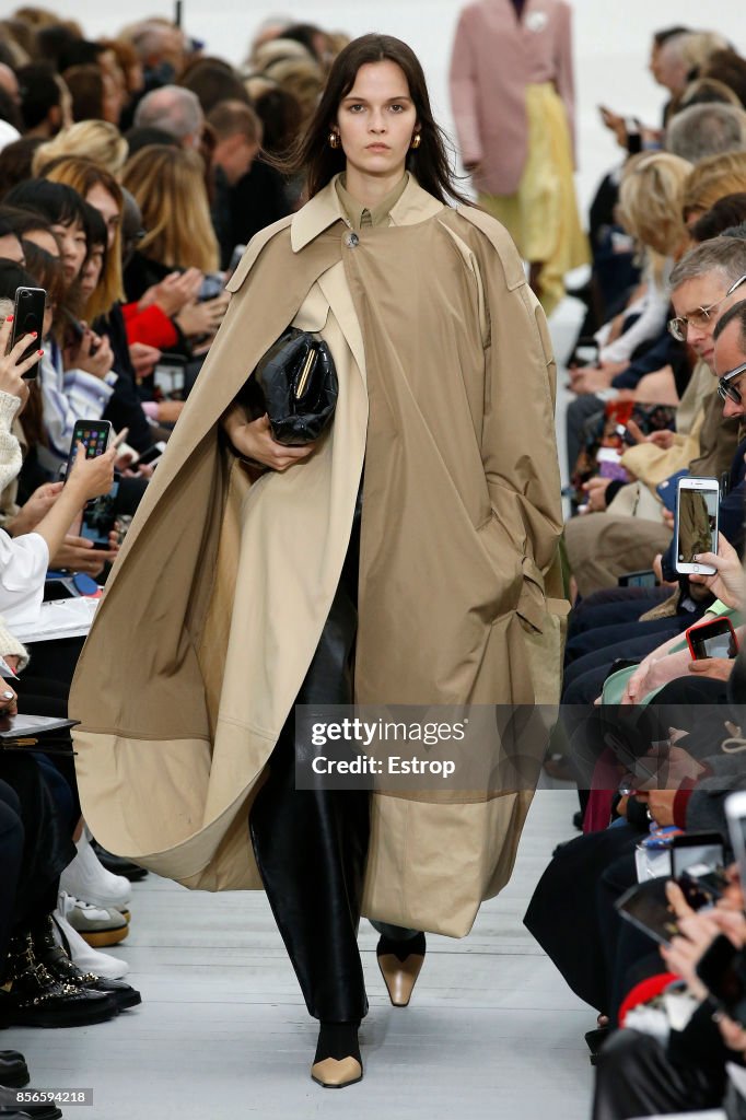 Celine : Runway - Paris Fashion Week Womenswear Spring/Summer 2018