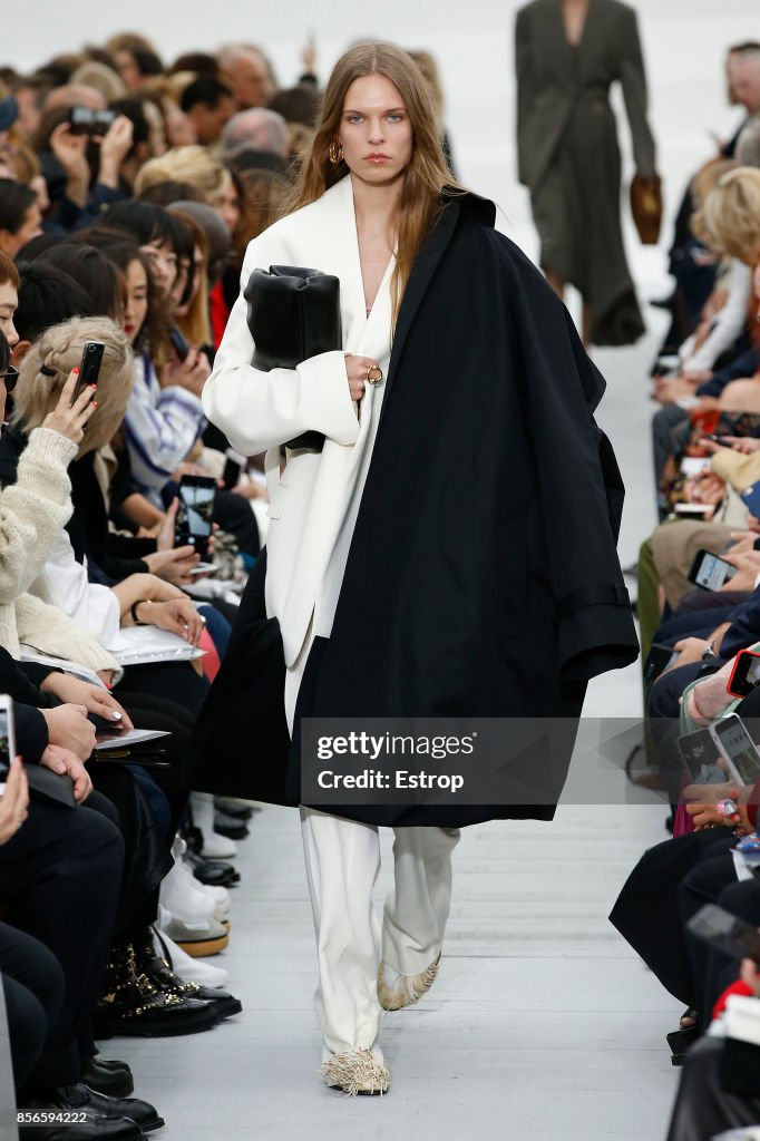 Celine : Runway - Paris Fashion Week Womenswear Spring/Summer 2018