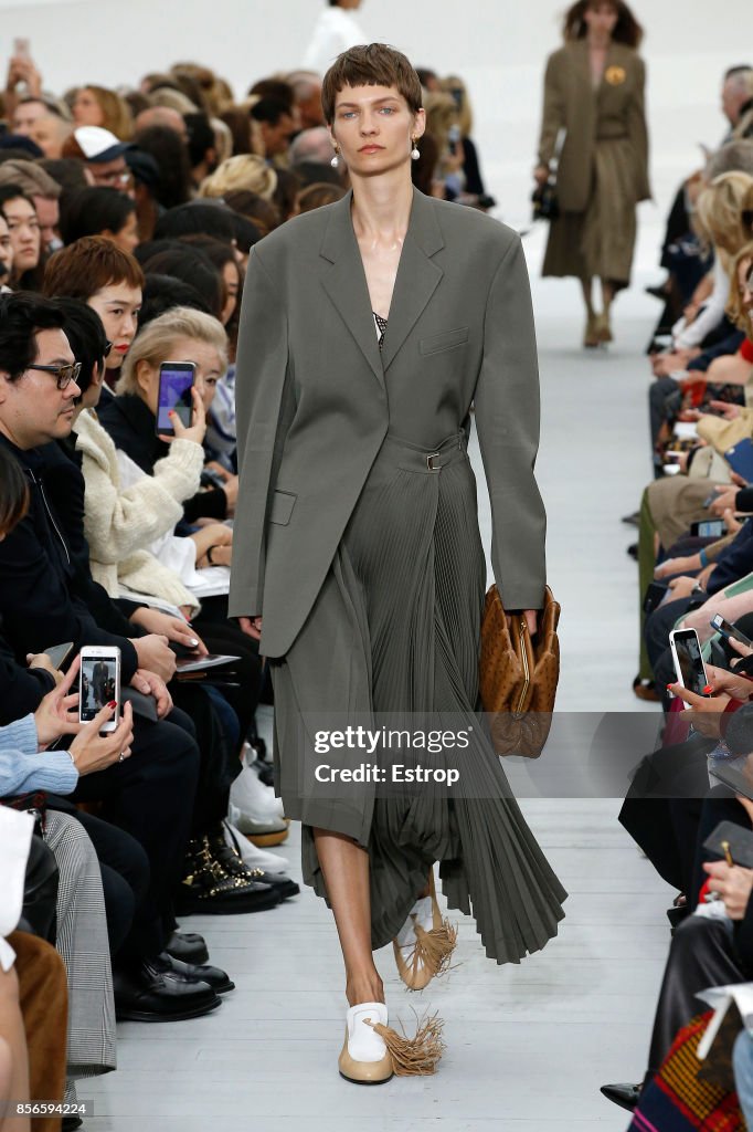 Celine : Runway - Paris Fashion Week Womenswear Spring/Summer 2018