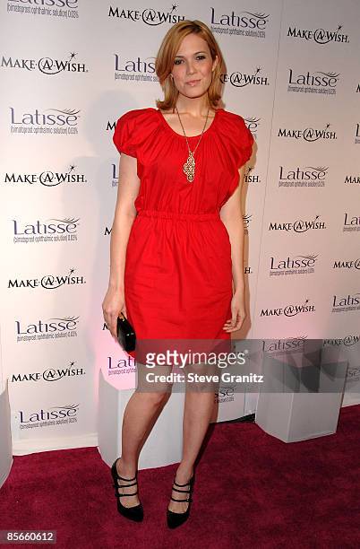 Actress/singer Mandy Moore arrives at the Launch Party For LATISSE on March 26, 2009 in Los Angeles, California.