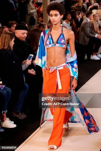 Model presents a creation for Leonard Paris during the women's 2018 Spring/Summer ready-to-wear collection fashion show in Paris, on October 2, 2017....