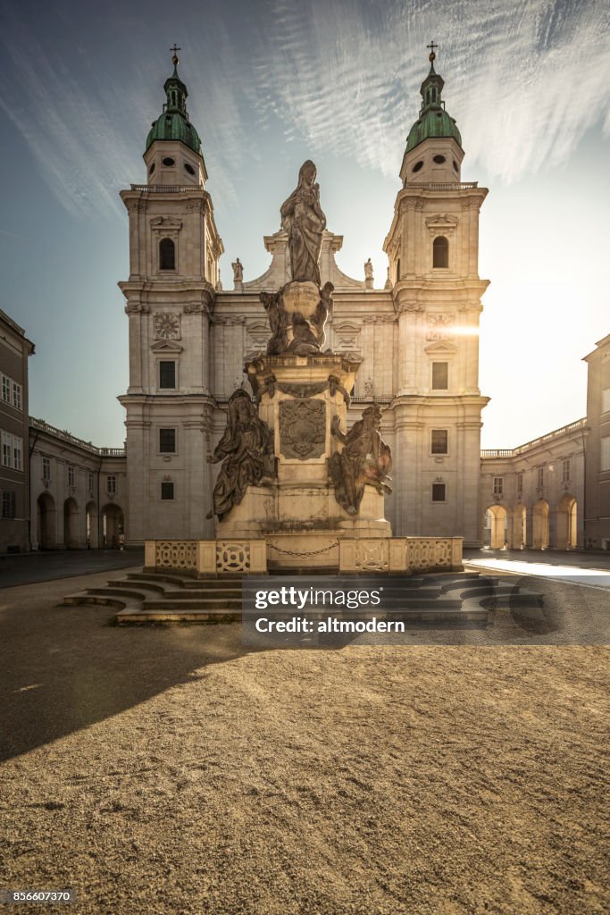 Cattedrale di Salisburgo mattina presto in autunno