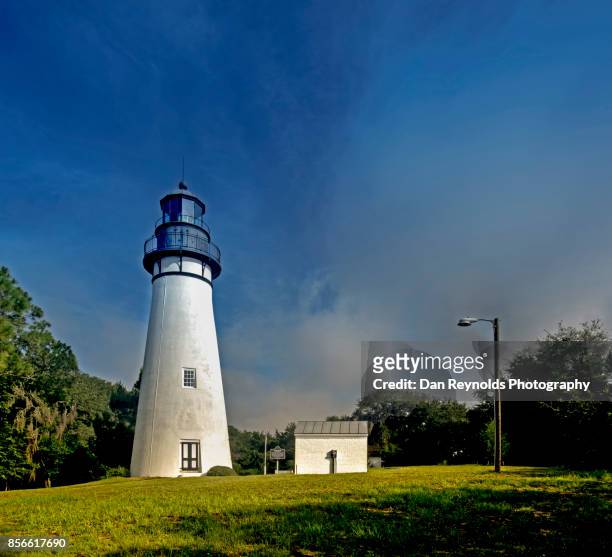 the amelia island light lighthouse in florida- square - amelia island florida stockfoto's en -beelden