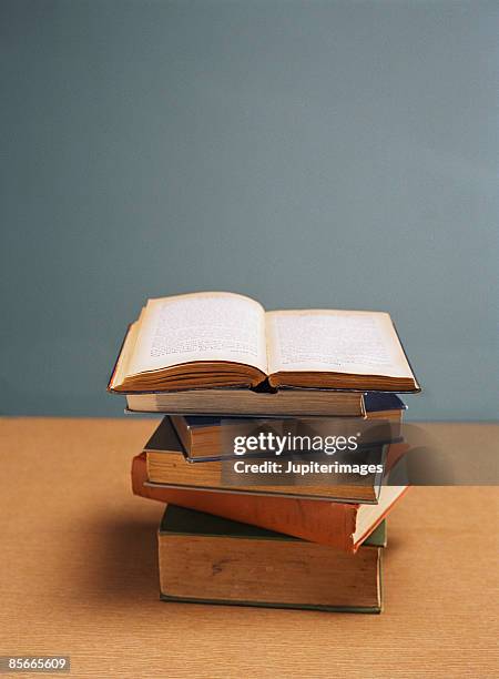 stack of books - stack of books stock pictures, royalty-free photos & images