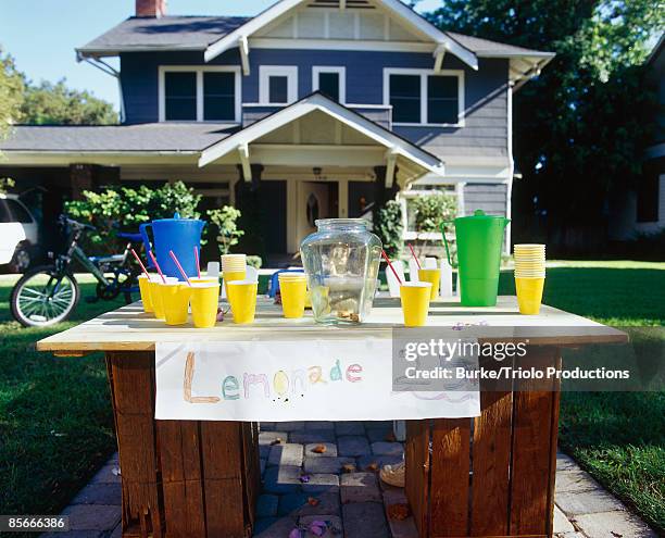 lemonade stand - limonadenstand stock-fotos und bilder