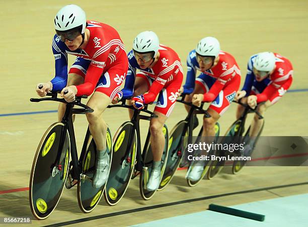 Steven Burke leads the Team GB Men's Pursuit team during the UCI Track Cycling World Championships at the BGZ Arena on March 27, 2009 in Pruszkow,...