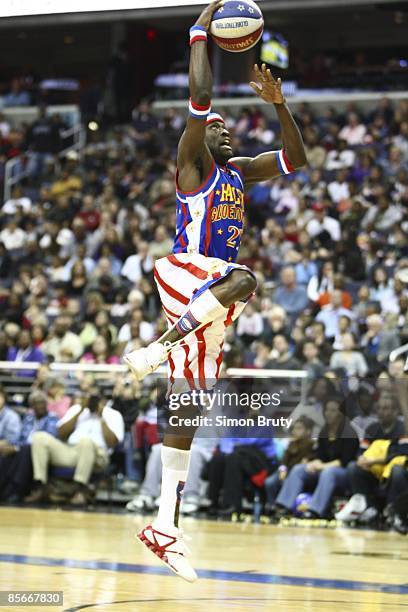 Harlem Globetrotters Special K Daley in action vs Washington Generals during game at Verizon Center. Washington, DC 3/14/2009 CREDIT: Simon Bruty