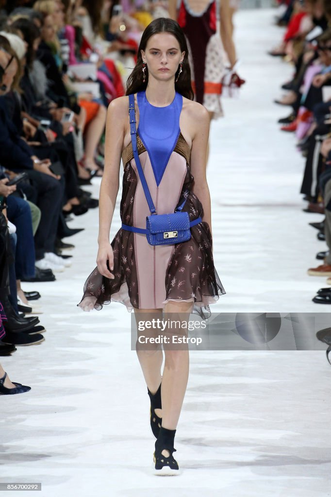 Valentino : Runway - Paris Fashion Week Womenswear Spring/Summer 2018