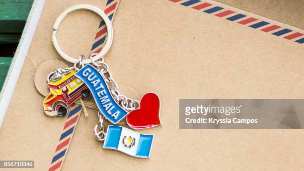 close-up of a keychain souvenir from guatemala - key ring - fotografias e filmes do acervo