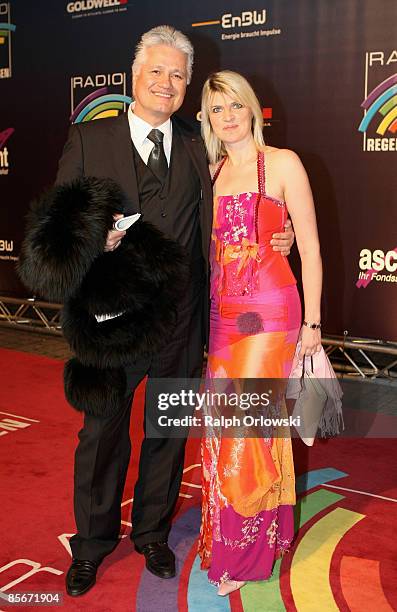 Guido Knopp and his wife Gabriella arrive for the Radio Regenbogen Award at the Schwarzwaldhalle on March 27, 2009 in Karlsruhe, Germany.