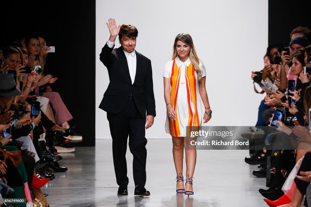 Valentin Yudashkin : Runway - Paris Fashion Week Womenswear Spring/Summer 2018