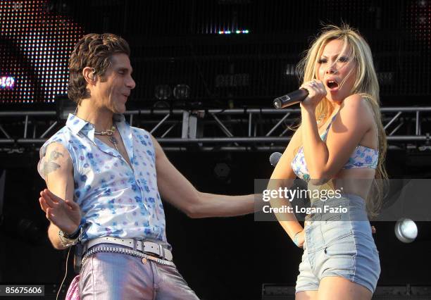Singer Perry Farrell and his wife Etty Lau Farrell perform at Ultra Music Festival at Bicentennial Park on March 27, 2009 in Miami, Florida.