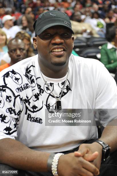 Atlanta Falcons Player Wayne Gandy attends the Boston Celtics and Atlanta Hawks game at Philips Arena on March 27, 2009 in Atlanta, Georgia.