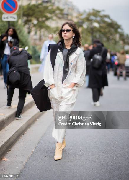 Natasha Goldenberg seen outside Giambattista Valli during Paris Fashion Week Spring/Summer 2018 on October 2, 2017 in Paris, France.