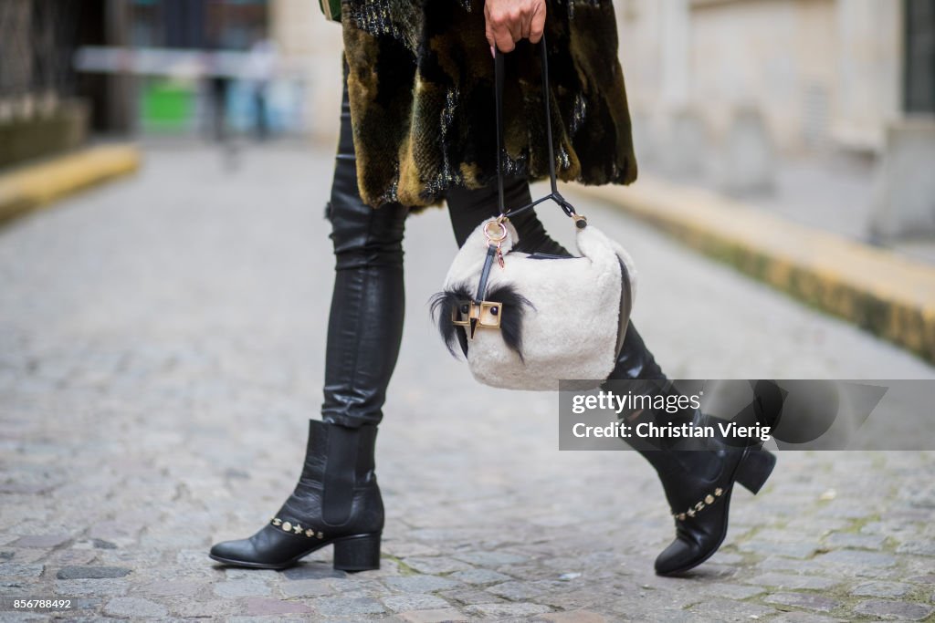 Street Style : Paris Fashion Week Womenswear Spring/Summer 2018 : Day Seven