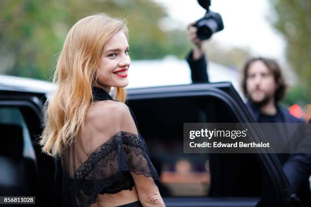 Natalia Vodianova, outside Shiatzy Chen, during Paris Fashion Week Womenswear Spring/Summer 2018, on October 2, 2017 in Paris, France.