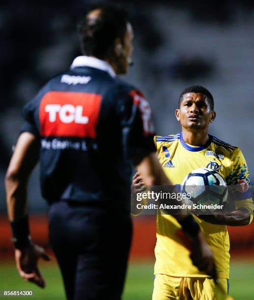 Marcio Araujo of Flamengo reacts during the match between Ponte Preta and Flamengo for the Brasileirao Series A 2017 at Moises Lucarelli Stadium on...