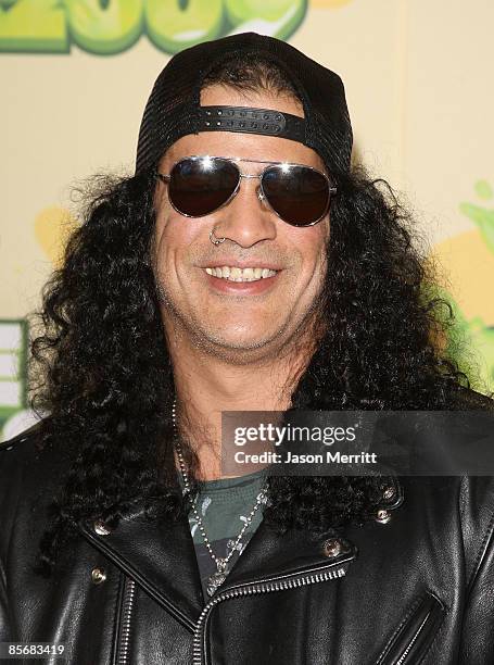 Musician Slash arrives at Nickelodeon's 2009 Kids' Choice Awards at UCLA's Pauley Pavilion on March 28, 2009 in Westwood, California.