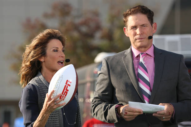 Monday Night Football Countdown announcers Suzy Kolber and Steve Young before an NFL game between the Washington Redskins and Kansas City Chiefs on...