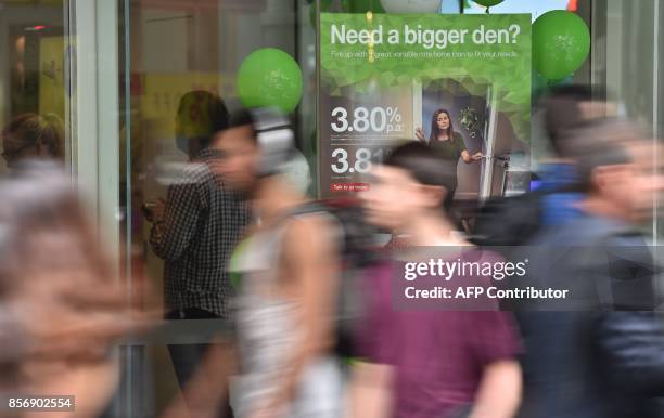 Advertising Interest Rates 815 Mortgage Low Rates Stock Photos, High-Res Pictures, and Images ...