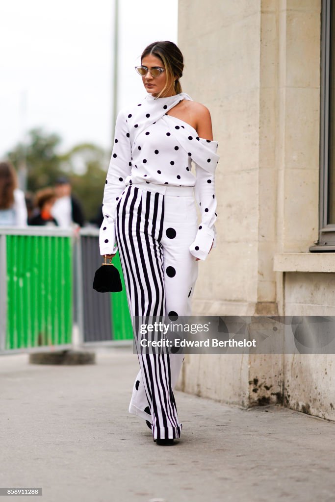 Street Style : Paris Fashion Week Womenswear Spring/Summer 2018 : Day Seven
