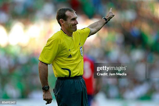 Terry Vaughn (Referee) Photos and Premium High Res Pictures Getty Images