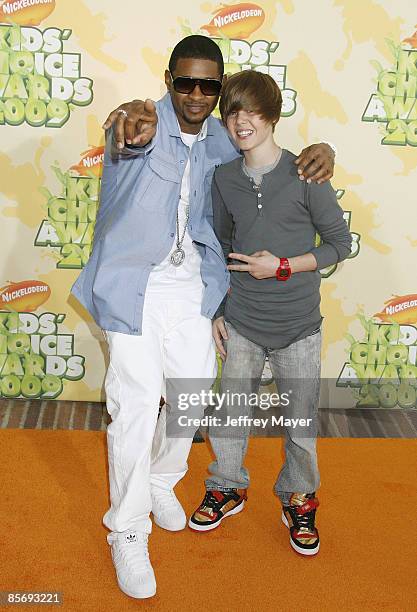 Musician Usher arrives at Nickelodeon's 2009 Kids' Choice Awards at the Pauley Pavilion on March 28, 2009 in Los Angeles, California.
