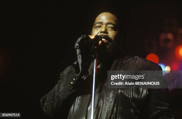 Le chanteur americain Barry White en concert le 25 octobre 1990 a Paris, France.