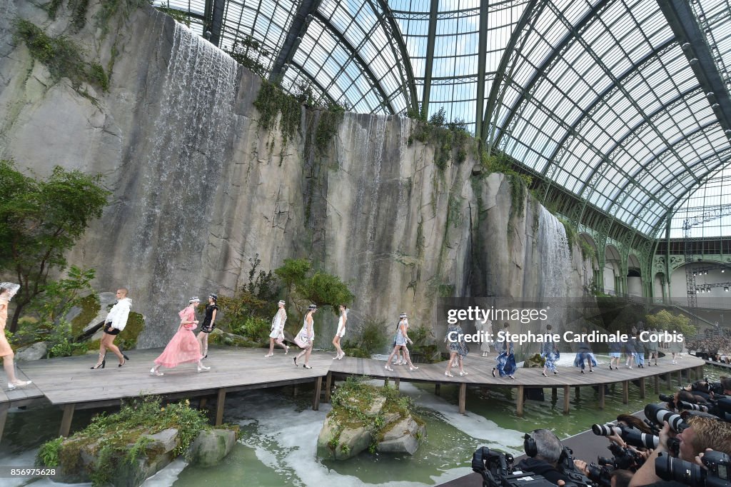 Chanel : Runway - Paris Fashion Week Womenswear Spring/Summer 2018