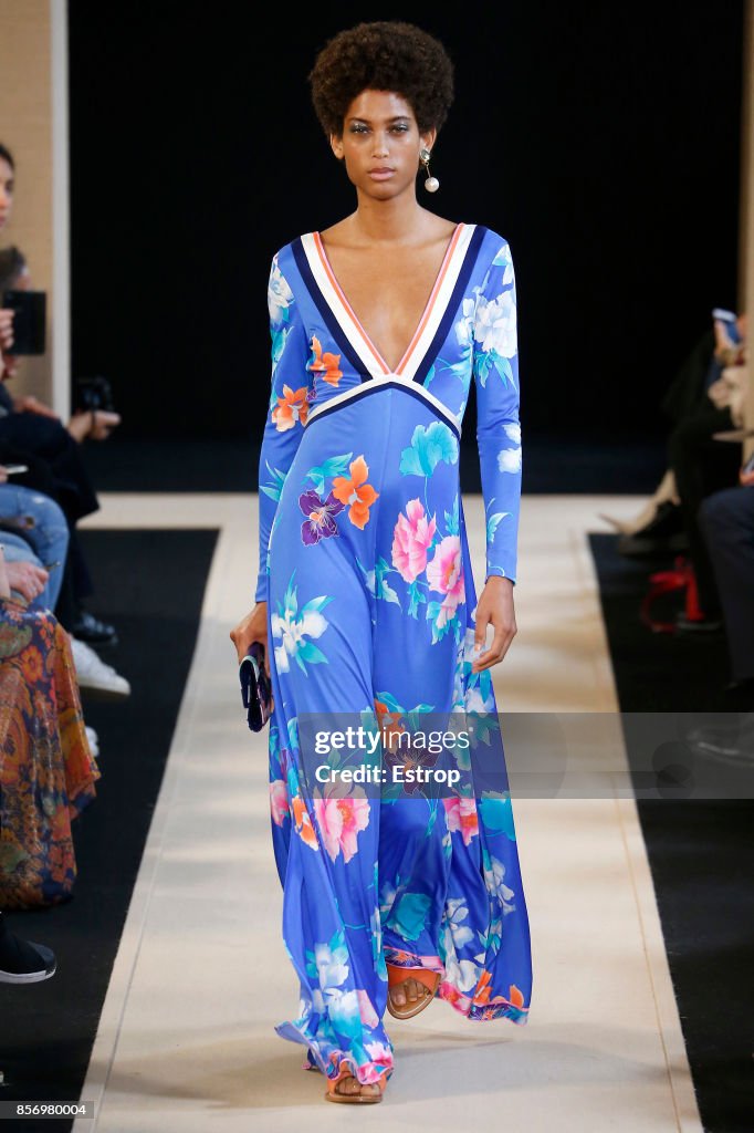 Leonard Paris : Runway - Paris Fashion Week Womenswear Spring/Summer 2018
