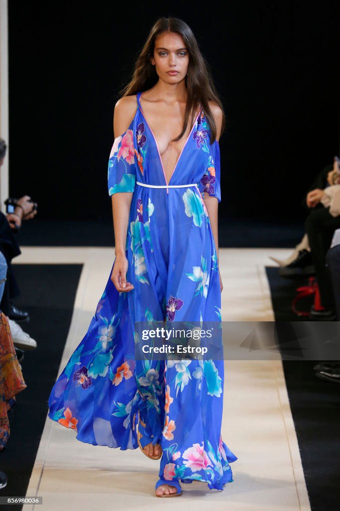Leonard Paris : Runway - Paris Fashion Week Womenswear Spring/Summer 2018