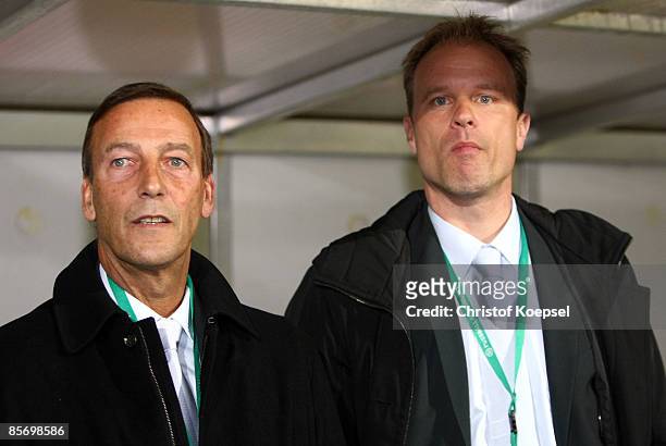 National coach Johan Neskens of Netherlands and assistant coach Dennis Bergkamp of Netherlands are seen before the U21 International friendly match...