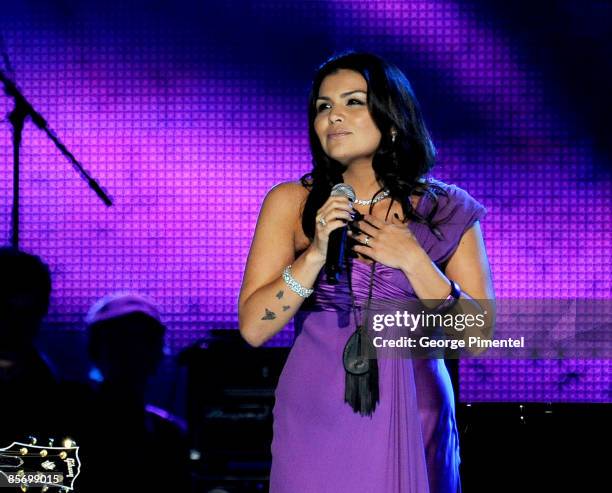 Shawanda 63 Crystal Shawanda Photos & High Res Pictures - Getty Images
