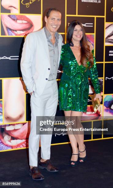 Manuel Bandera and Marisol Muriel attend the 'M-A-C collection' photocall at El Principito disco on October 2, 2017 in Madrid, Spain.