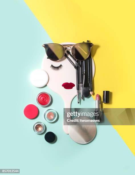 beauty, fashion and retail conceptual still life. - beauty case stockfoto's en -beelden