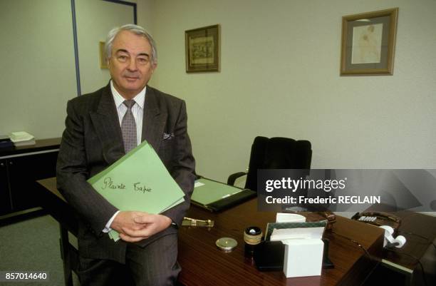 Le depute RPR Georges Tranchant intente un proces a Bernard Tapie en l'accusant dans la conduite d'affaire commune pour l'importation de produits...