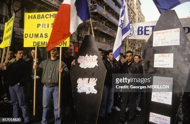 Manifestation du Betar contre le sejour de Georges Habache a l'hopital Henri Dunant a Paris le 31 janvier 1992 a Paris, France.