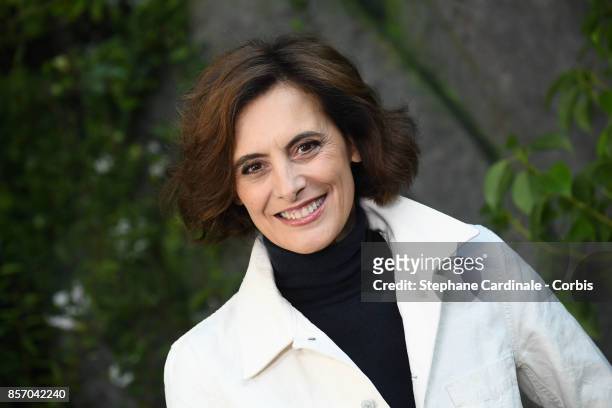 Ines de La Fressange attends the Chanel show as part of the Paris Fashion Week Womenswear Spring/Summer 2018 at on October 3, 2017 in Paris, France.