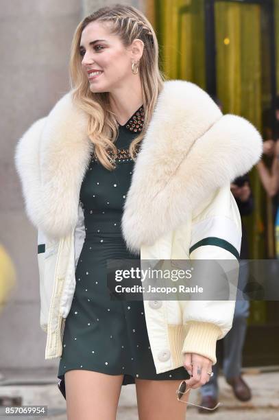 Chiara Ferragni is seen arriving at Miu Miu show during Paris Fashion Week Womenswear Spring/Summer 2018 on October 3, 2017 in Paris, France.